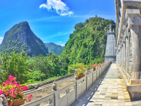 วัดเขารูปช้าง - ต.ปาดังเบซาร์ จ.สงขลา (แหล่งที่มาของภาพ: thailandtourismdirectory)