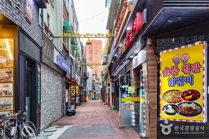 춘천 명동 닭갈비골목 (출처 : 한국관광공사)
