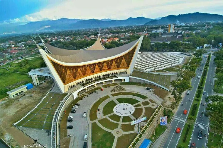 Grand Mosque of West Sumatra, Padang
