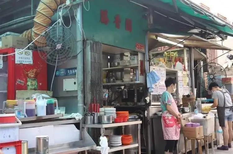 香港的大排檔數量正逐漸減少。