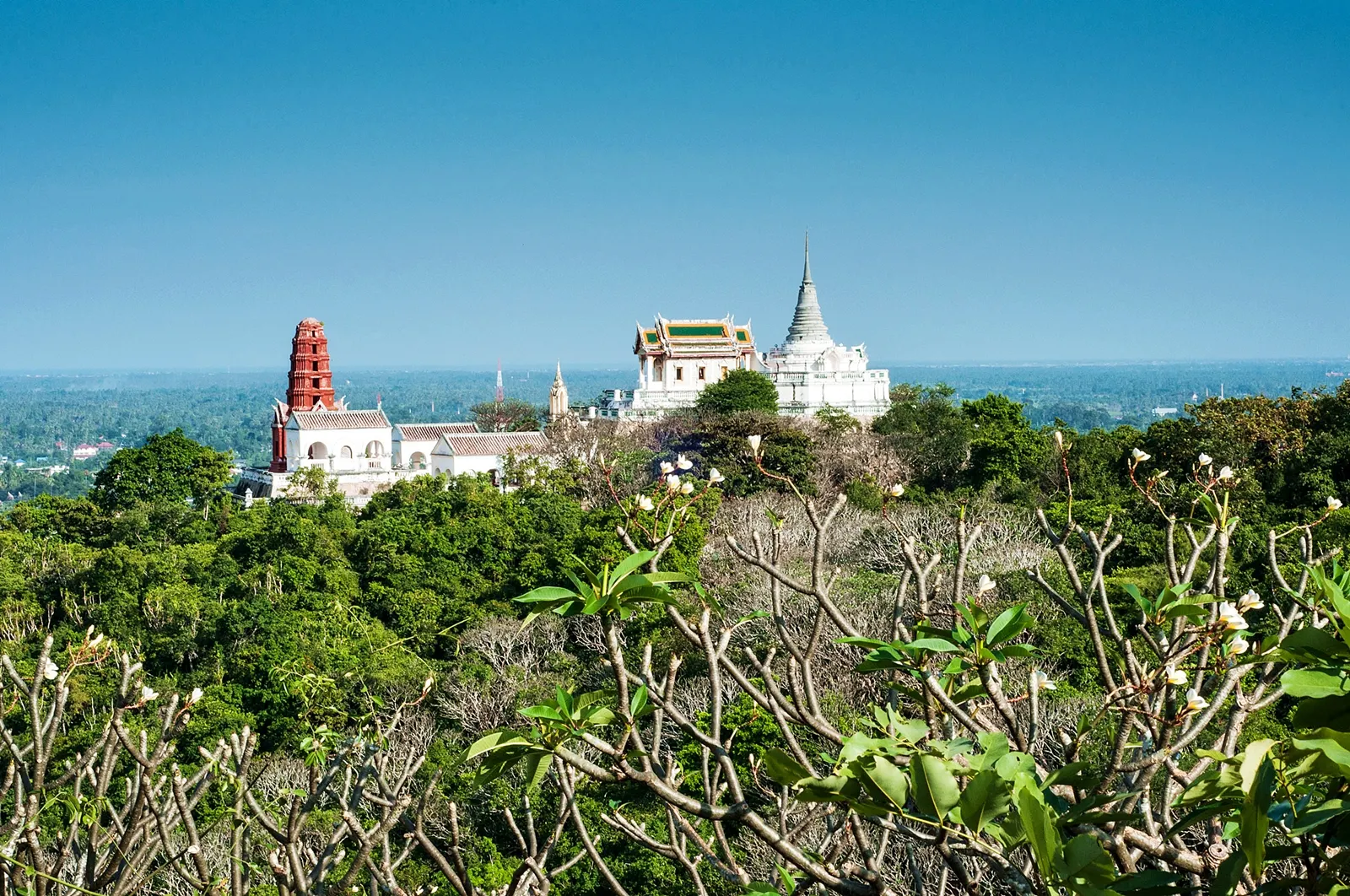 อำเภอท่ายาง : อุทยานประวัติศาสตร์พระนครคีรี (เขาวัง) (Source: การท่องเที่ยวแแห่งประเทศไทย)