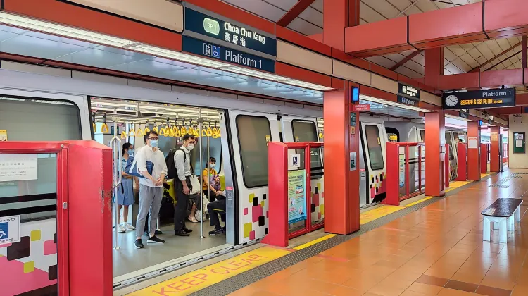 Jam Operasional dan Frekuensi LRT