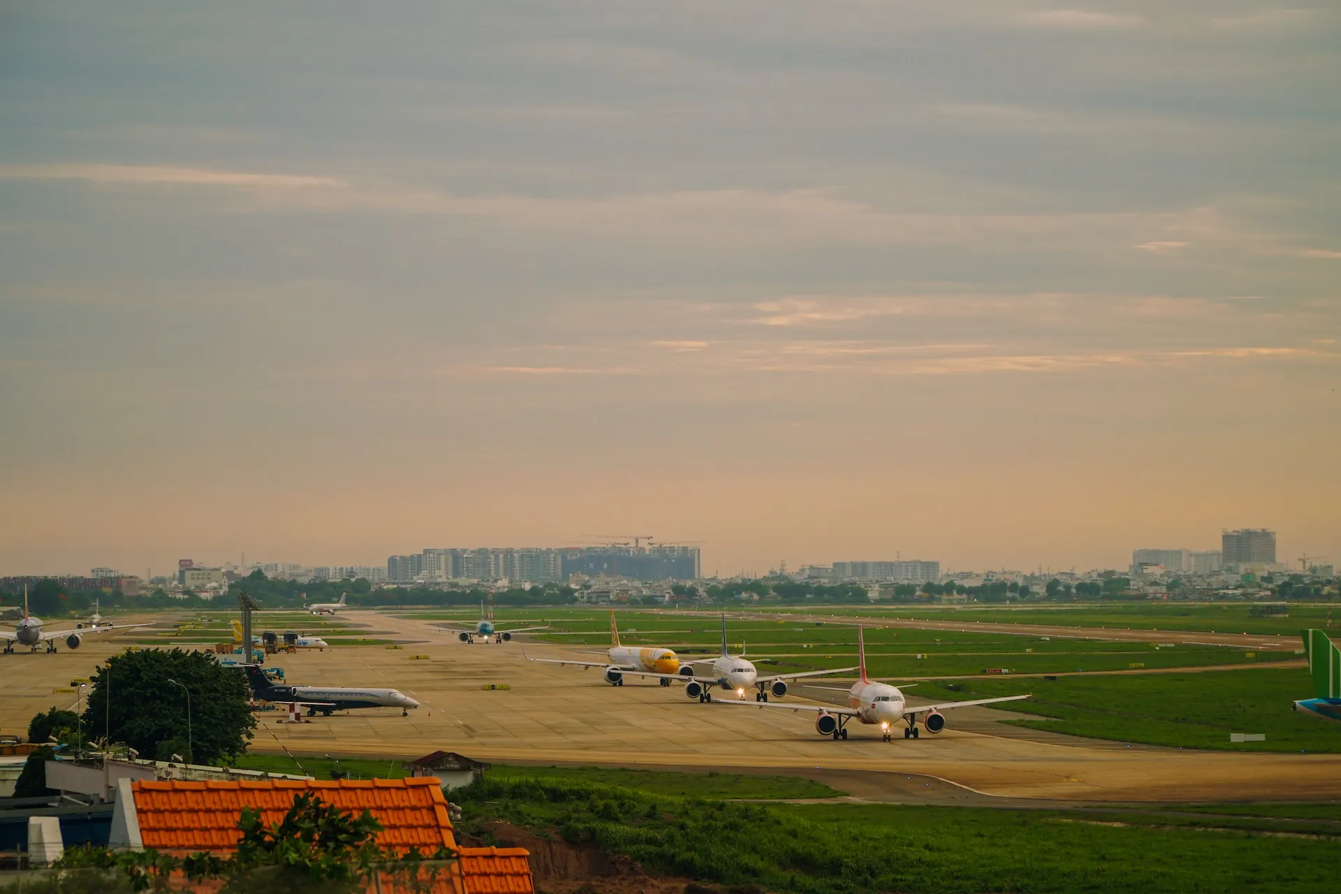 Tan Son Nhat International Airport. Source: Photo by Trung Cao on Unsplash