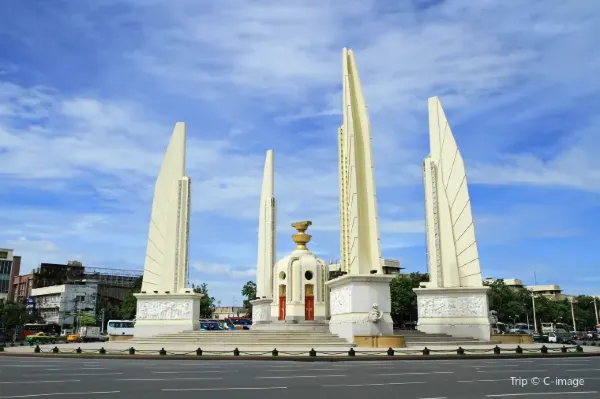 Democracy Monument, Bangkok