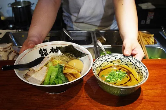 在西貢日本街可品嘗正宗拉麵。