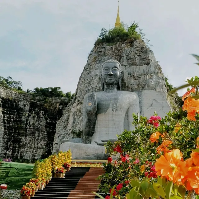 อำเภออู่ทอง พระพุทธปุษยคีรีศรีสุวรรณภูมิ