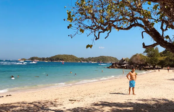 ความงามทางธรรมชาติของหาดตายาย - จ.ชลบุรี (ที่มา: ไปด้วยกัน)