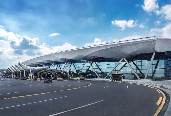 Terminal 2, Guangzhou Baiyun International Airport. Source: Photo by Jacky Cheung / Wikipedia. 