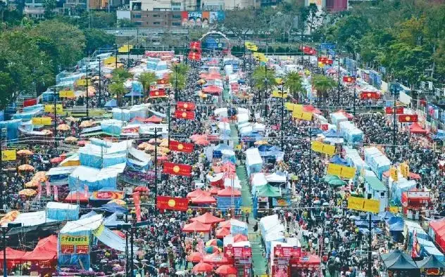 疫情前的維園年宵花市場面墟冚。