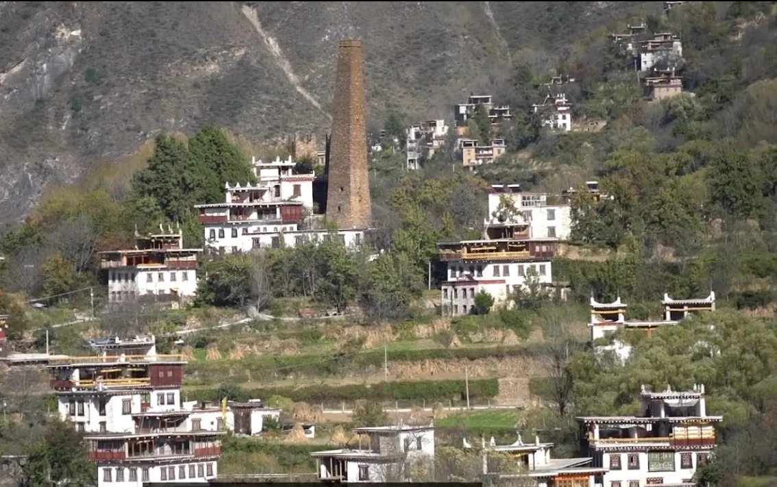 丹巴中路古遺址藏寨古碉群