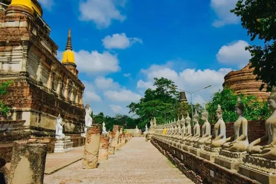 วัดใหญ่ชัยมงคล - อยุธยา : ทางเดินรอบวัด (Source: สำนักงานการท่องเที่ยวและกีฬาจังหวัดพระนครศรีอยุธยา)