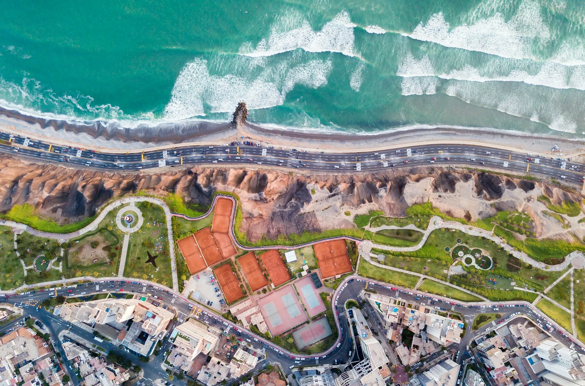 Coastline of Lima. Source: Photo by Willian Justen on Unsplash