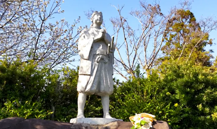 미나미시마바라시 아마쿠사 시로의 동상 (출처: himawari-kankou.jp)	