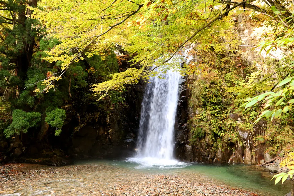 東成瀬村　天正の滝