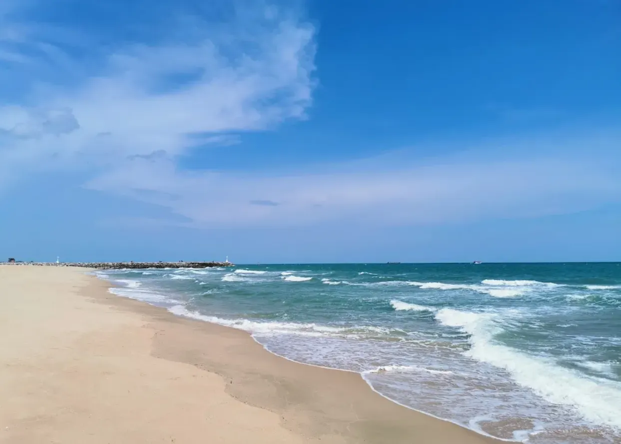 หาดแหลมเจริญ - จ.ระยอง