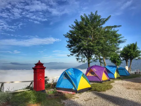 ลานกางเต๊นท์ - จุดกางเต๊นท์ไปรษณีย์เขาค้อ จ.เพชรบูรณ์ (ที่มา: thetrippacker)