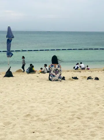 豐見城的豐崎沙灘的遊人