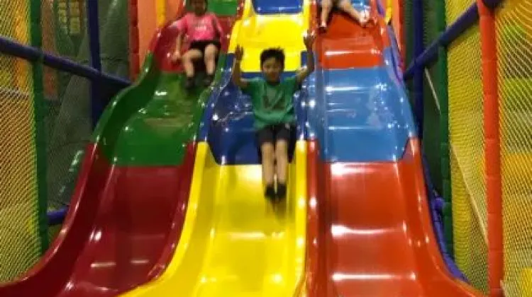 彩虹滑梯的長度足足有37米