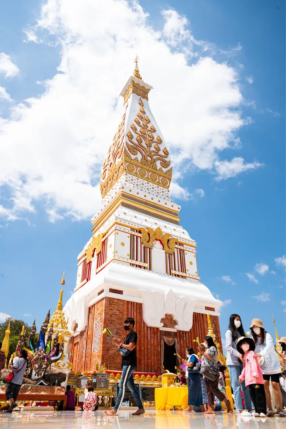 พระธาตุพนม - นครพนม (แหล่งที่มาของภาพ: พันทิป)