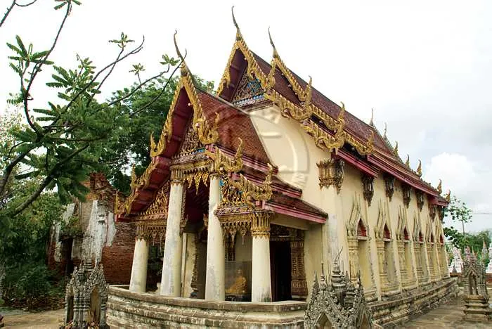 อำเภอเมืองสมุทรสาคร วัดใหญ่จอมปราสาท (ที่มา: tourismthailand)