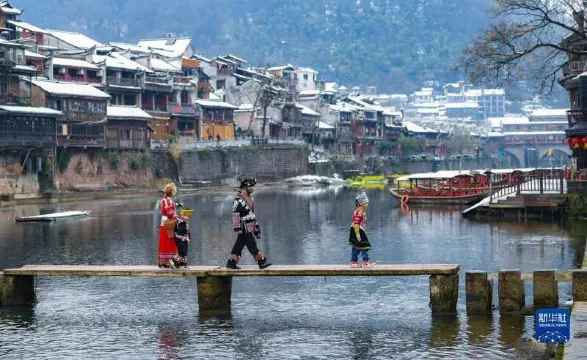 遊客需要尊重鳳凰古城的文化和習俗