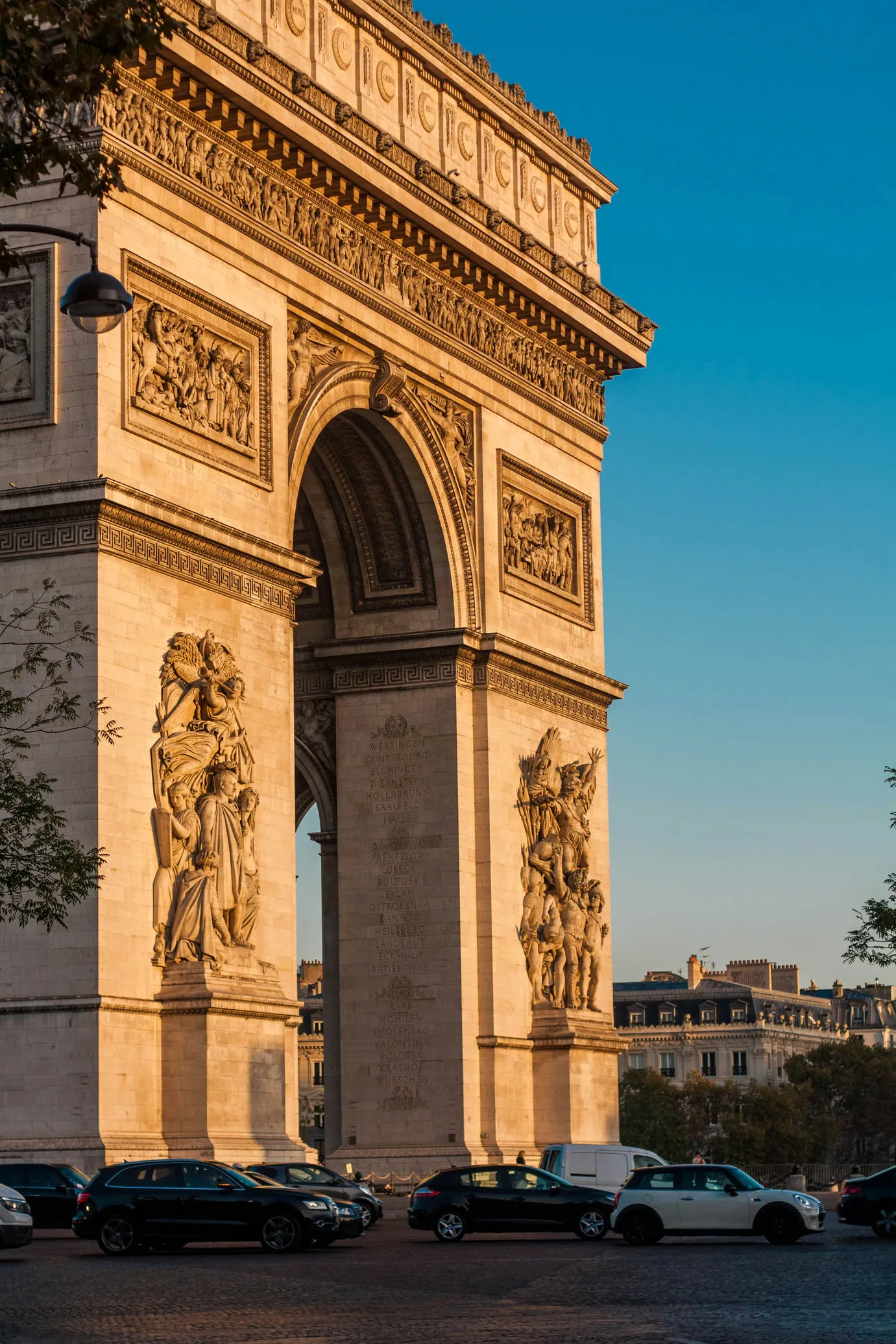 ปารีส - ฝรั่งเศส : L'Arc de Triomphe de l'Etoile (Source: Arthur Humeau/Unsplash)