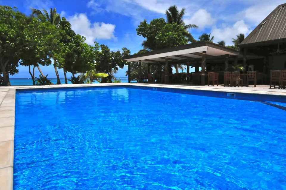 斐濟亞薩瓦島的藍礁湖海灘度假村