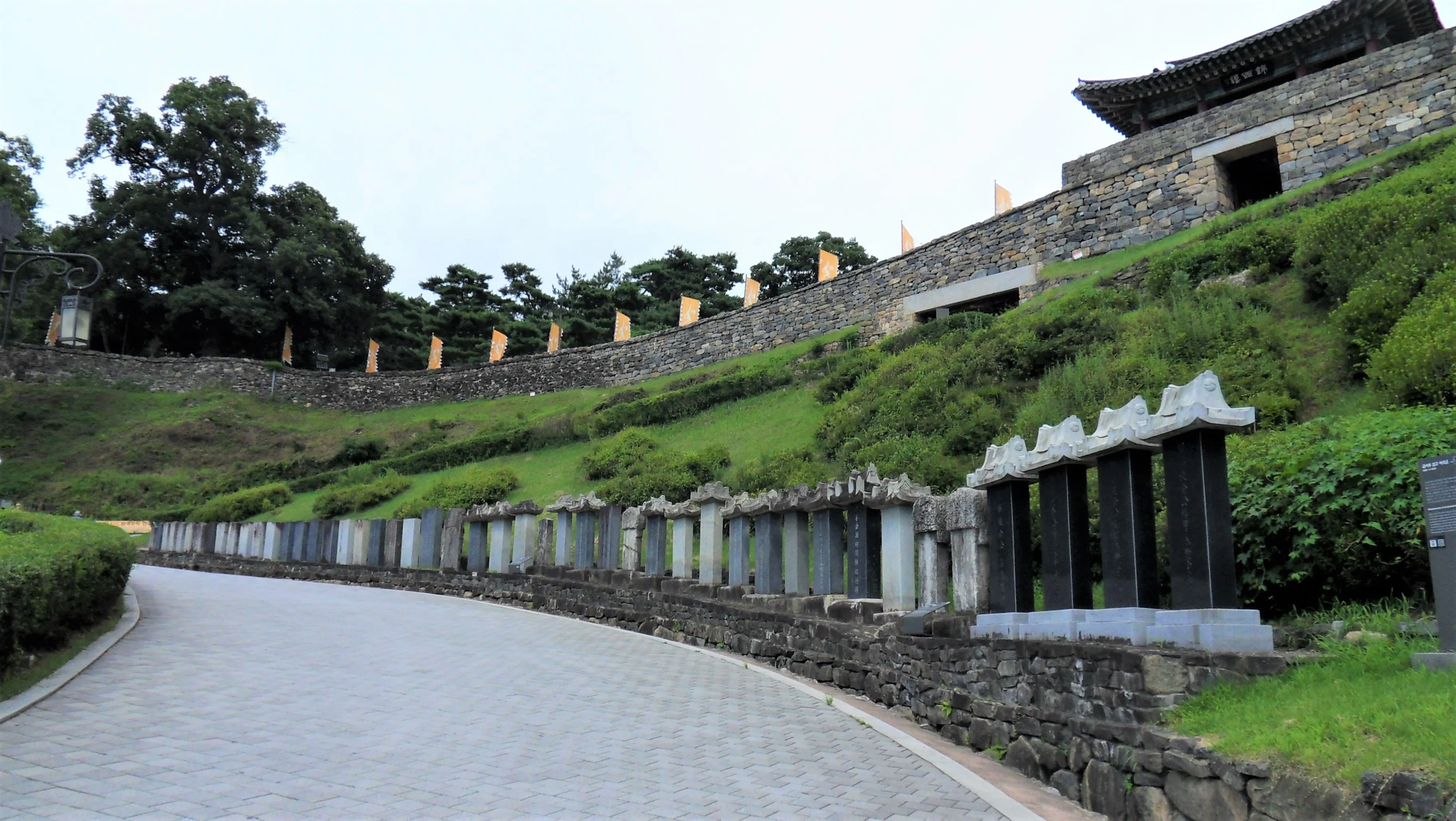 공주 공산성 비석군 (출처: wikipedia)