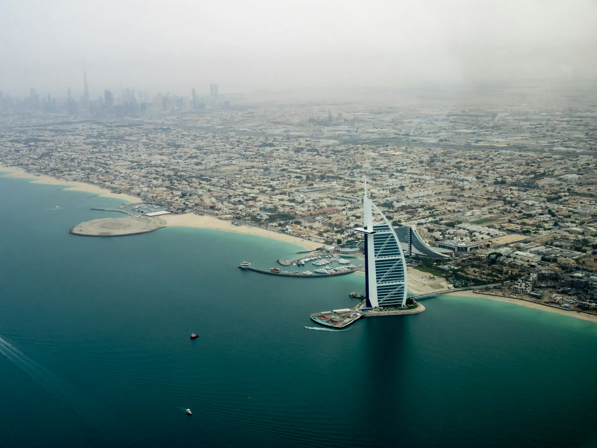 Dubai coastline, Source: Photo by Christoph Schulz on Unsplash