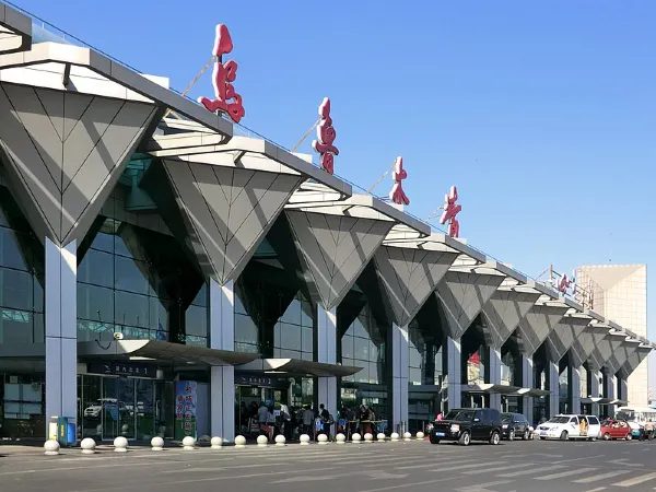 Ürümqi Diwopu International Airport. Source: Photo by Nihongarden / Wikipedia