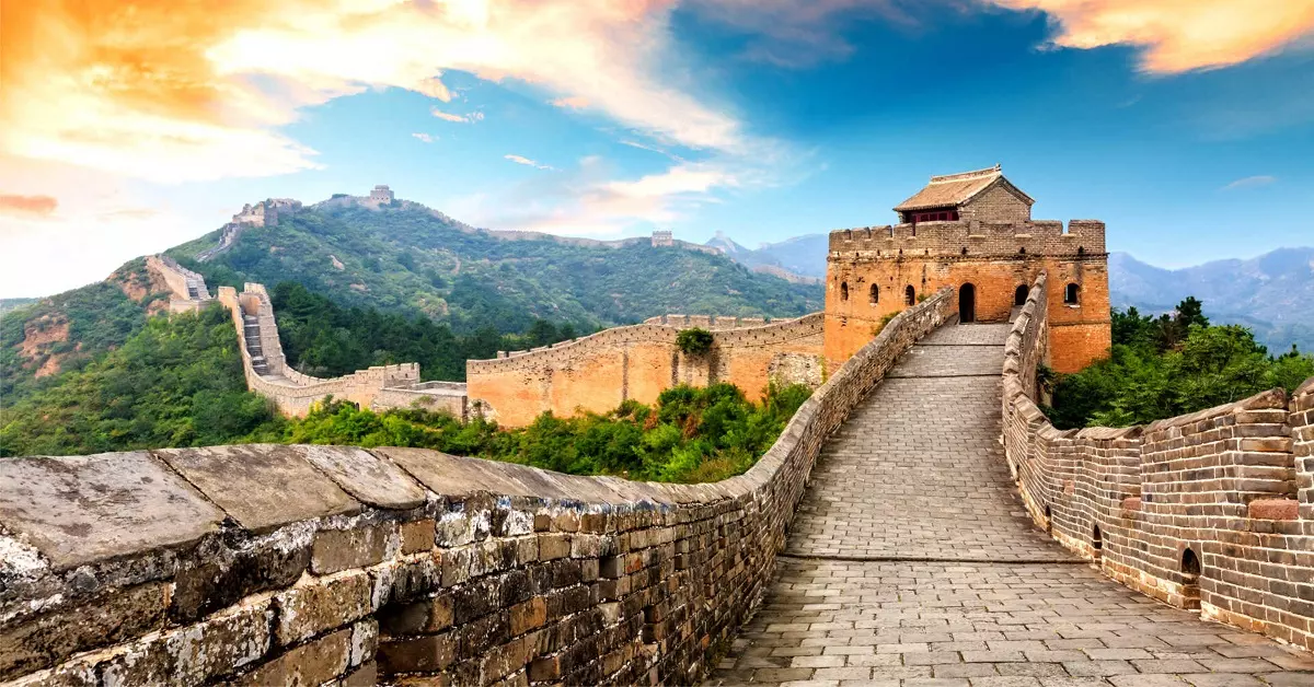 กำแพงเมืองจีน - กรุงปักกิ่ง ประเทศจีน (แหล่งที่มาของภาพ: travelzeed)
