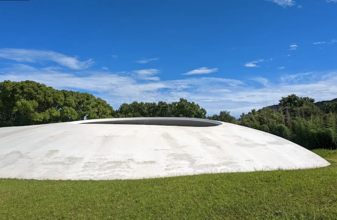 小豆郡豐島美術館