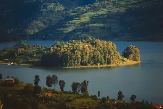 Lake Victoria, Entebbe