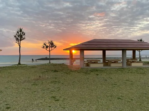 豐見城的豐崎沙灘的美麗日落 