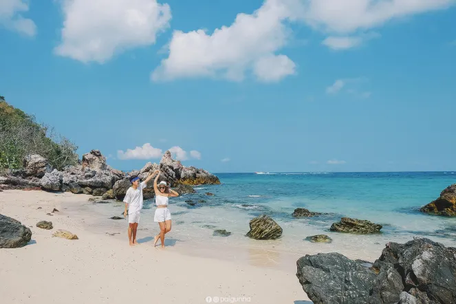 หาดตายาย - จ.ชลบุรี (ที่มา: ไปกันนะ)