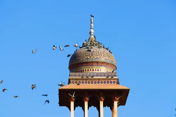 Local traditional building in Lahore. Source: Photo by Abuzar Xheikh on Unsplash