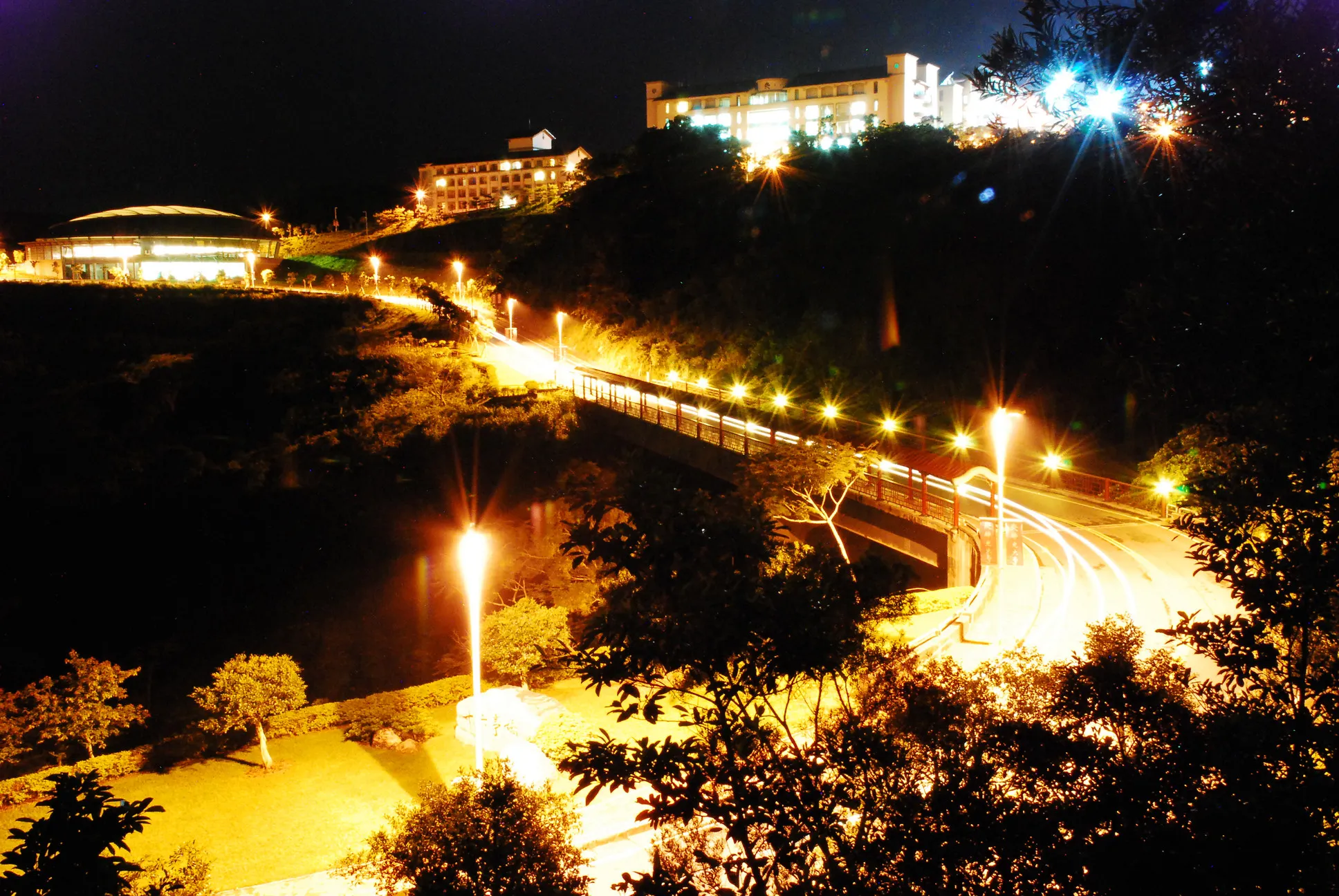 宜蘭佛光大學夜景。圖片來源：佛光大學官網 (周俊雄攝)
