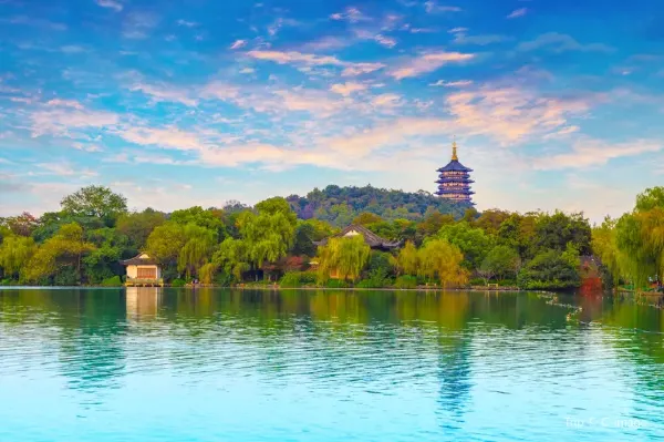 The West Lake, Hangzhou. Source: Photo by C-image / trip.com