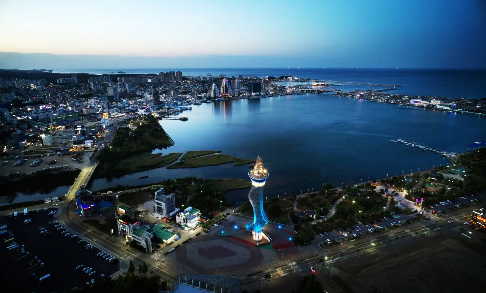 속초 청초호의 전경 (출처: 한국관광공사)