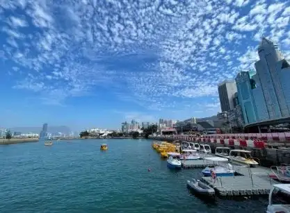 沿灣仔海濱長廊走有不少打卡位。