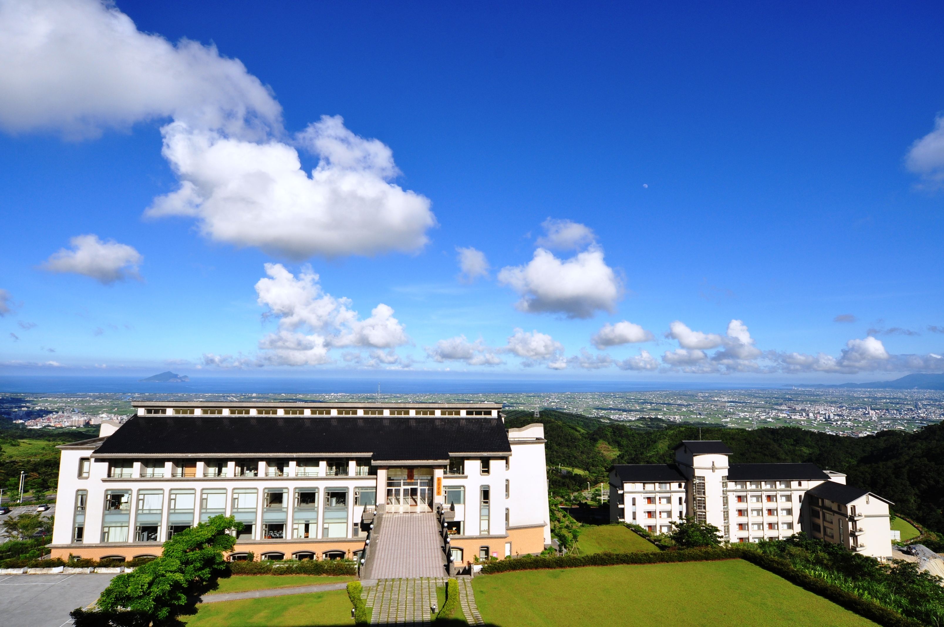 宜蘭佛光大學德香樓。圖片來源：佛光大學官網 (周俊雄攝)