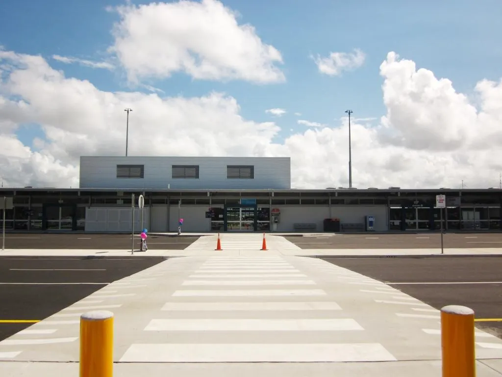 オーストラリア　ボーウェン　ウィットサンデー コースト空港