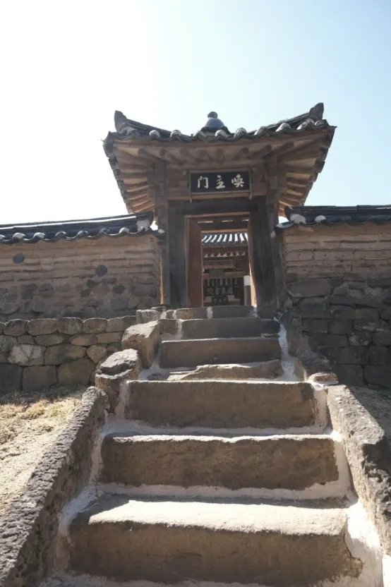 대구 도동서원(출처 : naver.com @youcaneverything)
