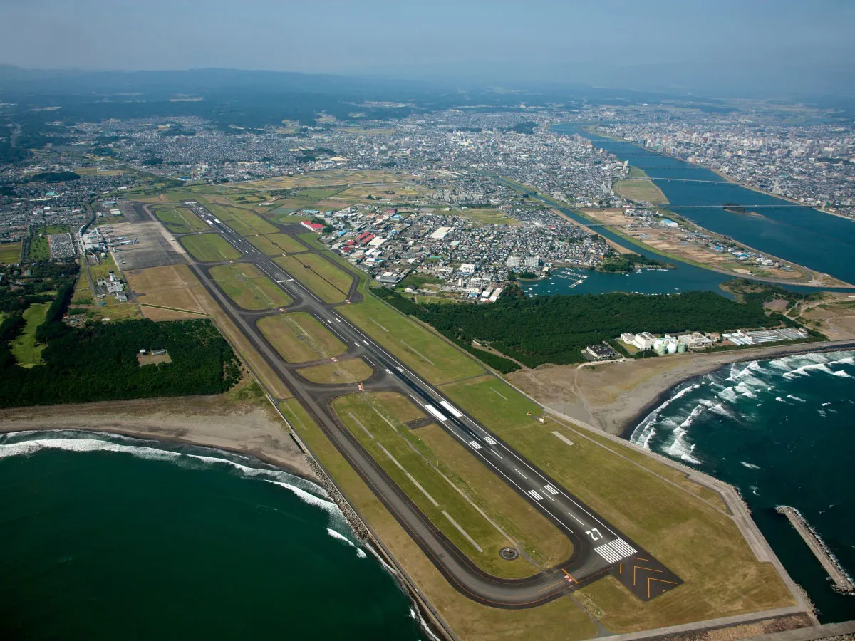 Aerial view of Miyazaki Airport's runway. Source: Photo by AFLO / kyushuandtokyo.org.