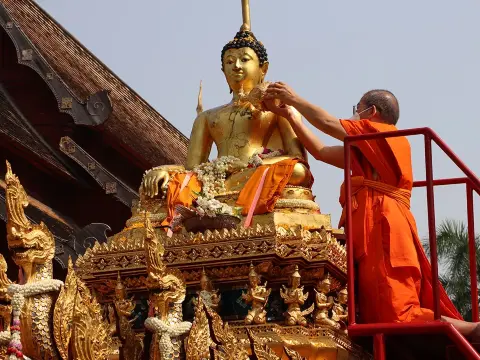 ประเพณีสงกรานต์ วัดพระสิงห์วรมหาวิหาร - เชียงใหม่ (แหล่งที่มาของภาพ: mgronline)