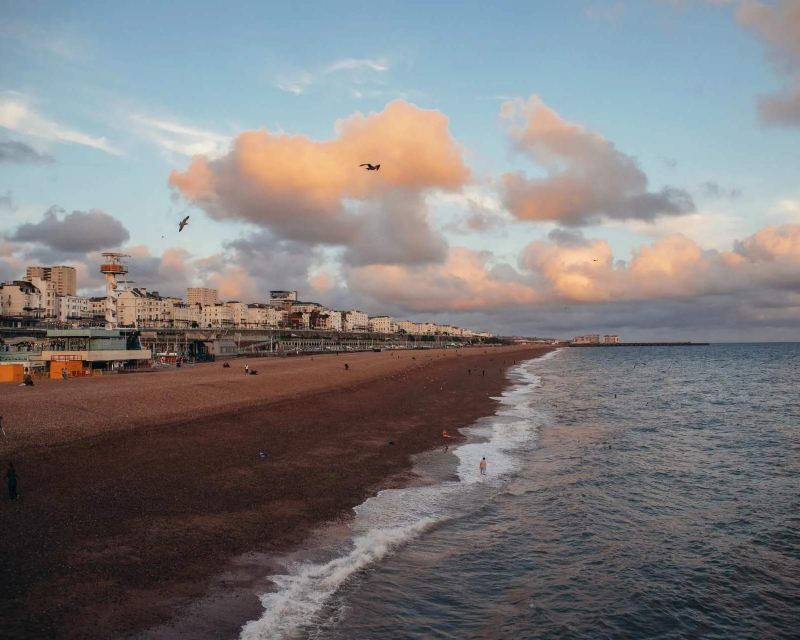 Trains to Brighton Beach: Cheap tickets, nearest stations and popular routes