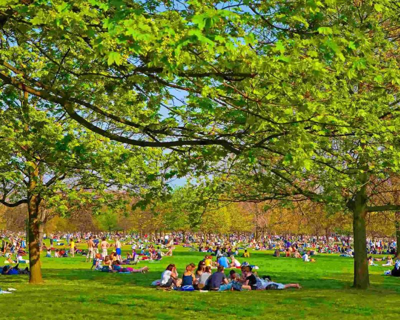 Getting the train to Hyde Park: Closest station & routes
