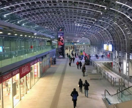 Bahnhofsausstattung