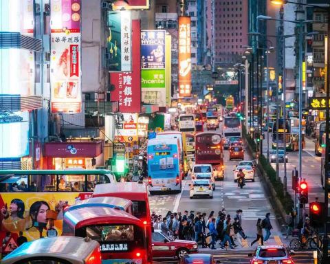 Hong Kong: gateway to Guangzhou and mainland rail