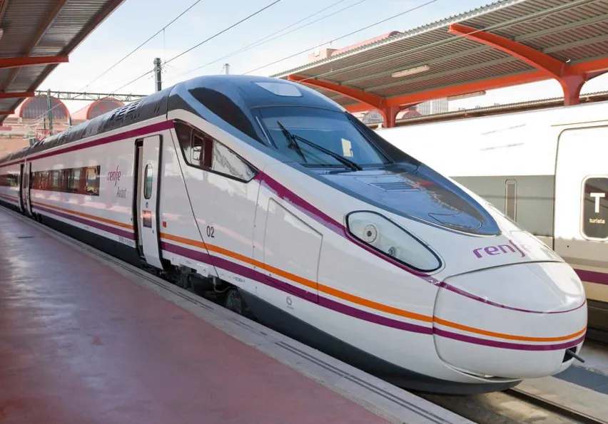 Avant von Renfe: Hochgeschwindigkeitszüge für den Mittelstreckenverkehr